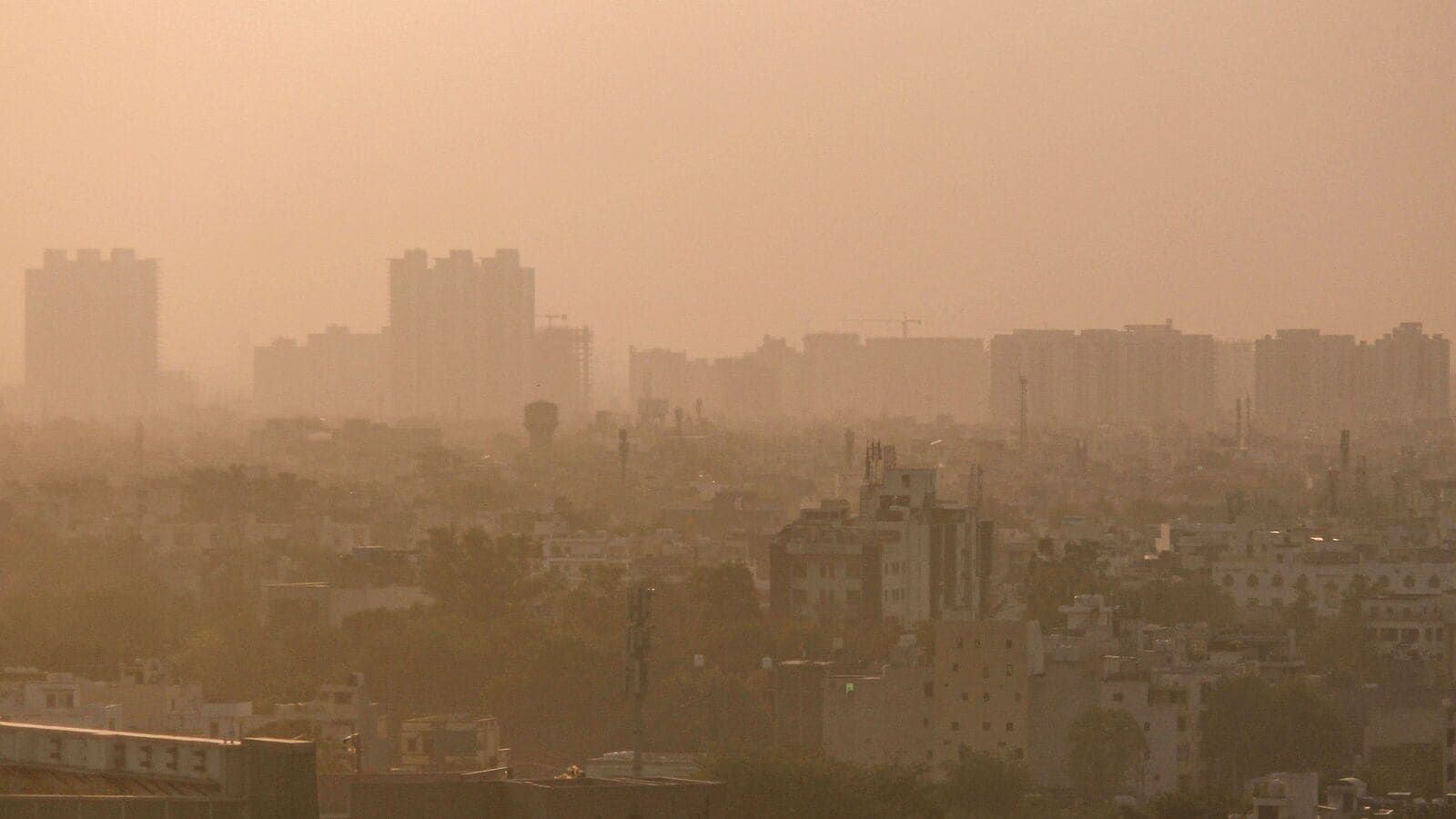 Caught on Cam: Moment when the Delhi-bound Indigo flight was about to touch, but dust storms got in the way | Today news