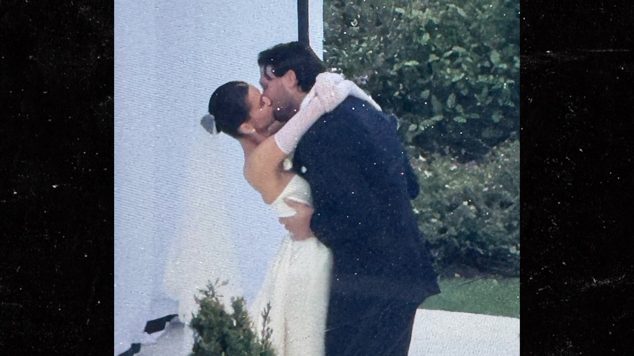 hailee-steinfeld-and-josh-allen-marry,-lock-lips-in-california-wedding-ceremony