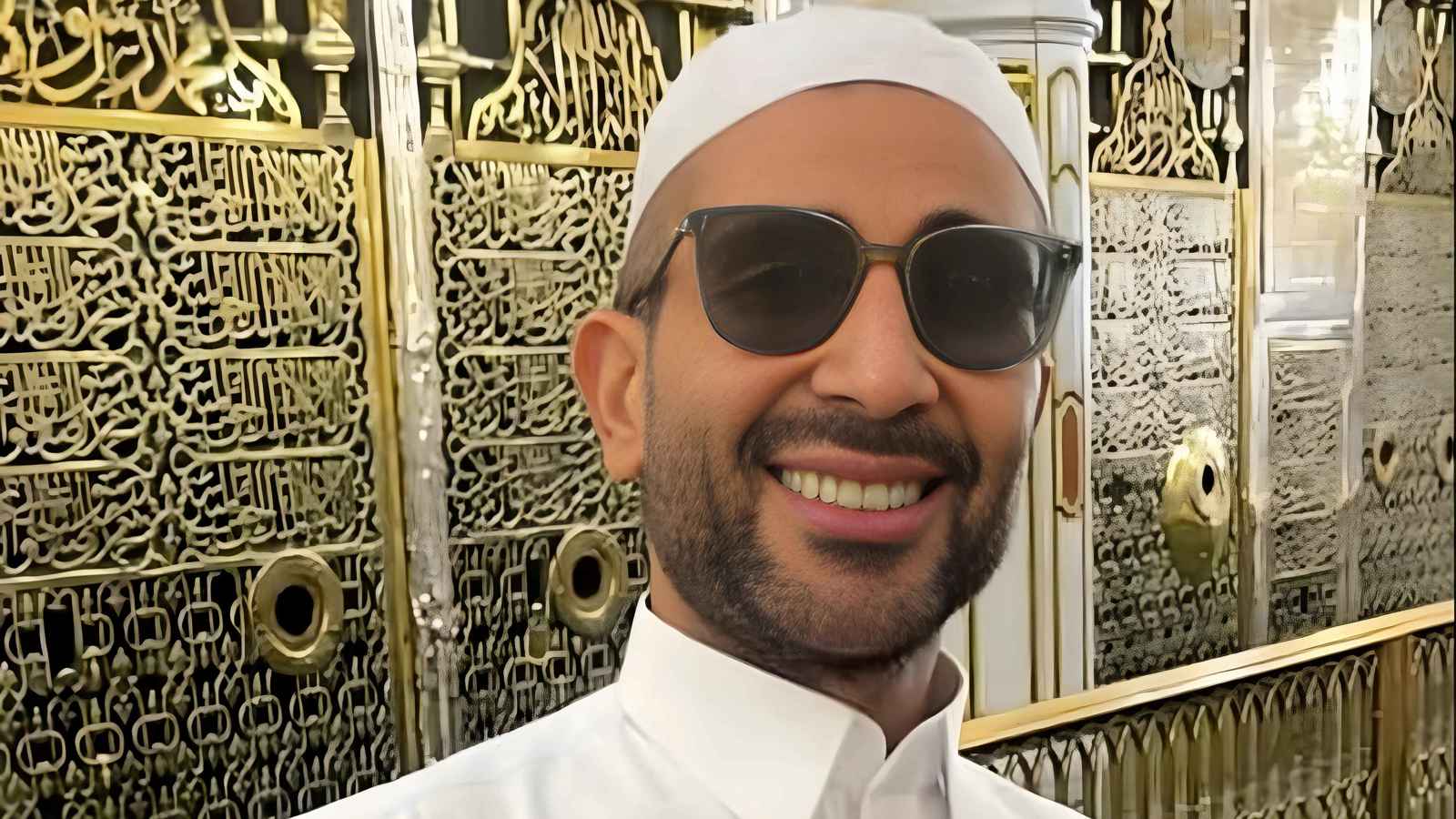 “تبت إلى الله”.. أحمد سعد يفتح صفحة جديدة من المسجد النبوي