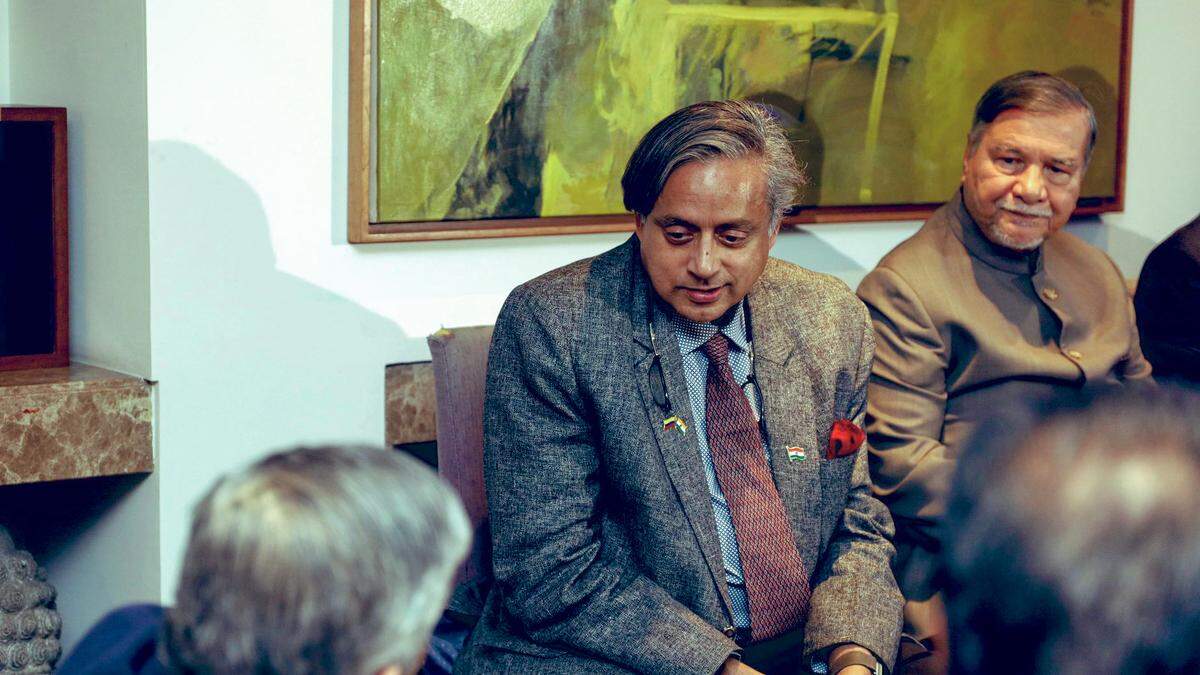 Colombia has withdrawn a statement that mourns death in Pakistan will give India strong support
