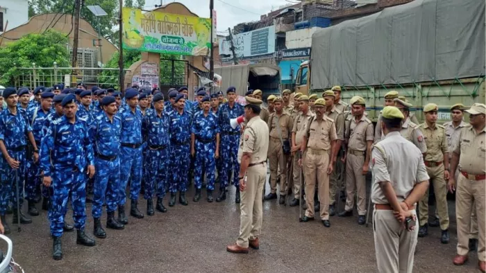 Bakrid prayers will not be on the way into lake, 14 zones, city divided into 32 sectors; RAF -Pac deployed with police – Bakrid Namaz will not be fired on the road in lake. The city is divided into 14 zones and 32 sectors
