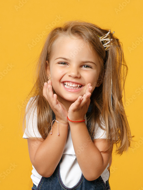 How to teach children to eat healthy things?