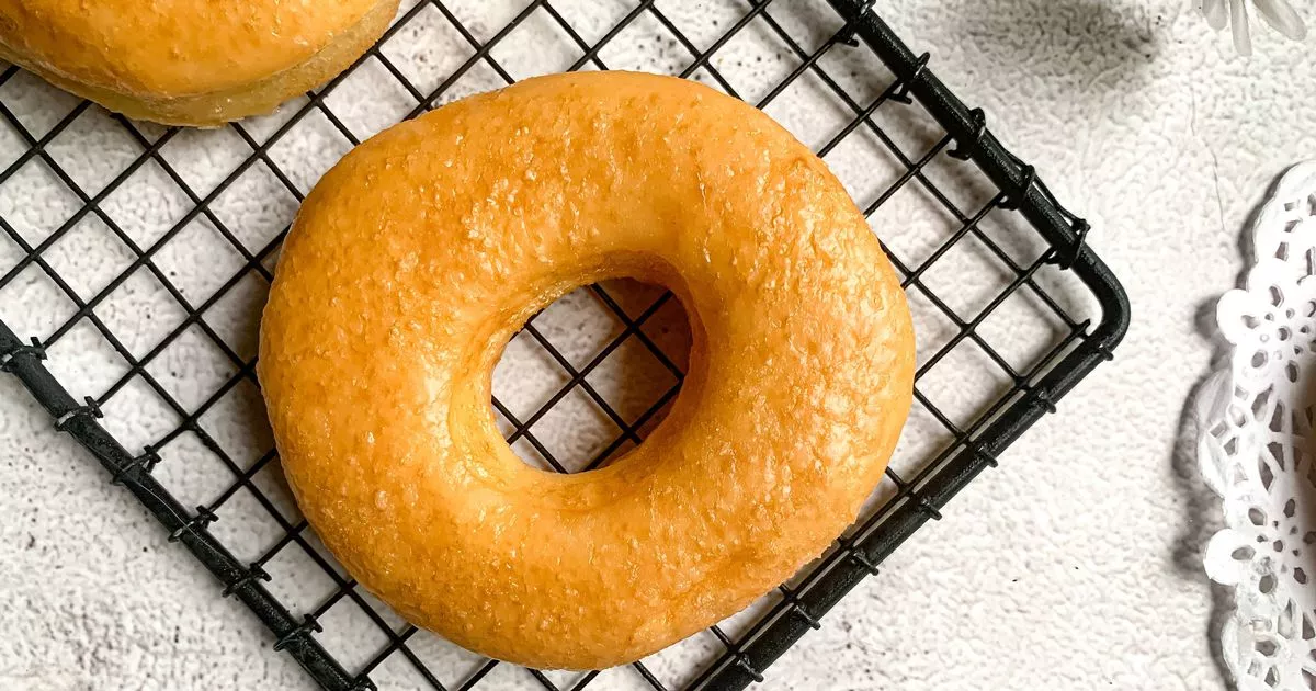 straightforward-air-fryer-doughnut-recipe-makes-candy-treats-in-5-minutes