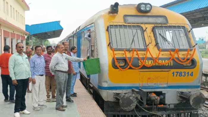 Madhubani News: New DMU train starts on India -Nepal Railway Block, Wave of Happiness under Passengers -Madhubani News New DMU Train Service Starting on Jaynagar Janakpur Route