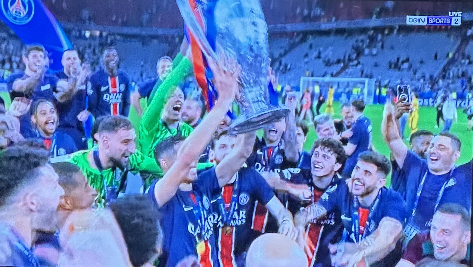 عاجل-بقيادة-حكيمي.-psg-يسحق-الأنتر-بخماسية-تاريّيّة-ويتوiting-بطلاً-لدوري-الأبطال