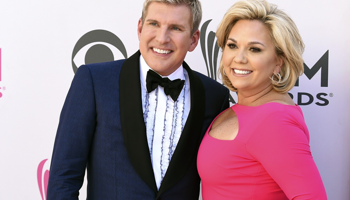 todd-and-julie-chrisley-releysed-from-penal-complex-after-trump-pardons