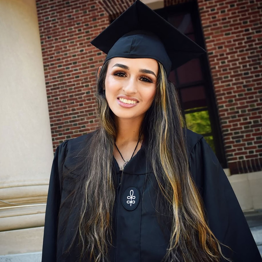 jazz-jennings-graduats-from-harvard-college