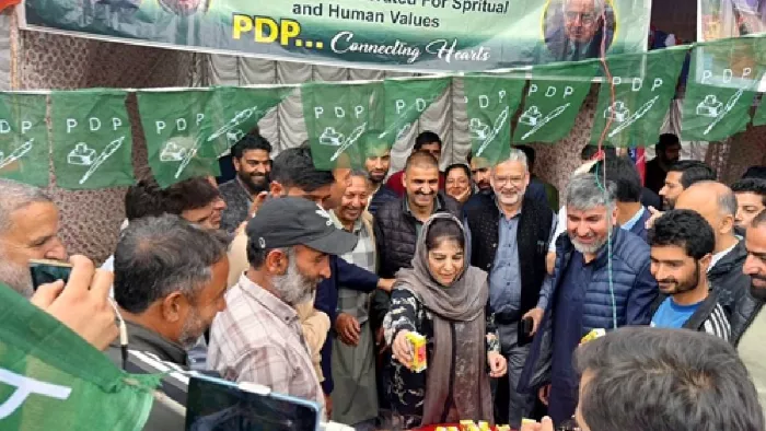‘Kashmir incomplete without Hindus’, Mehbooba Mufti joined Kshir Bhavani Fair; Pray – Now you have to return – Mehbooba Mufti asks for Kashmiri Pandit return at Keer Bhawani Mela Srinagar News