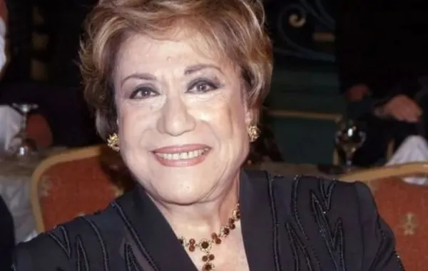 #لميس_الحديدي و #نادية_الجندي تبكيان على الهواء في وداع #سميحة_أيوب: فنانة لا تُعوض
