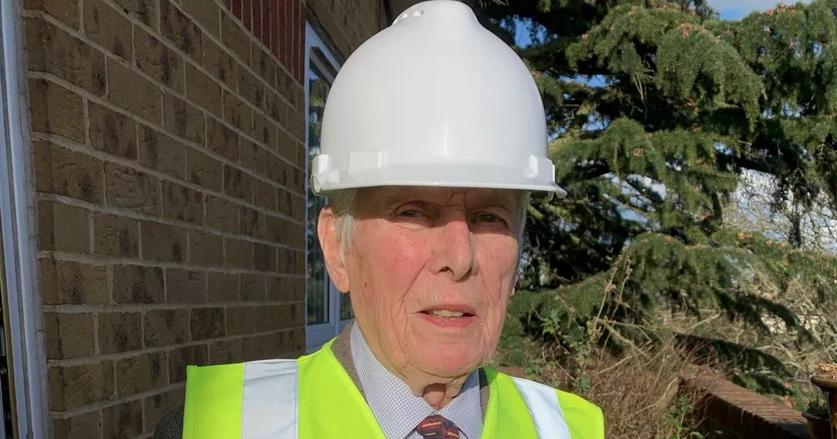 ‘i’m-uk’s-oldest-builder-–-and-unexcited-going-safe-after-80-years-on-the-job’
