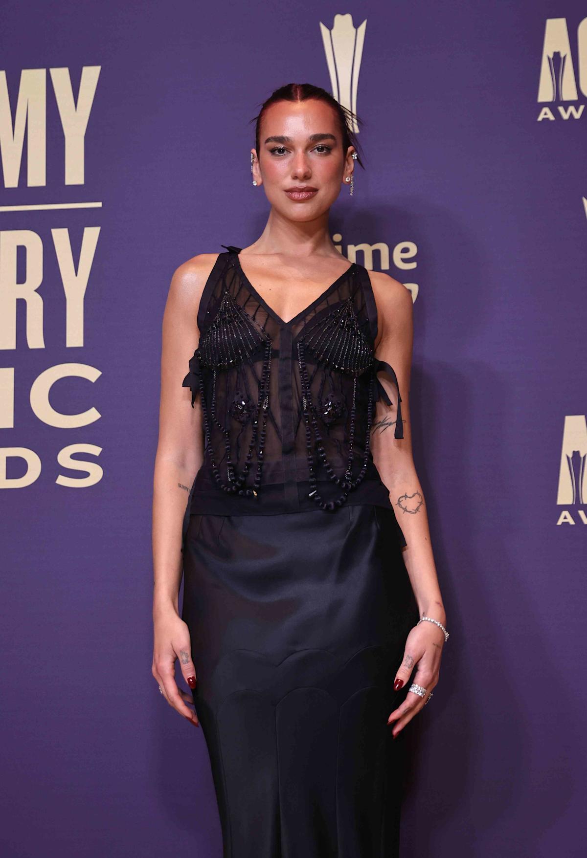dua-lipa-goes-make-up-free-in-a-string-bikini-that-embody-a-divisive-y2k-trend
