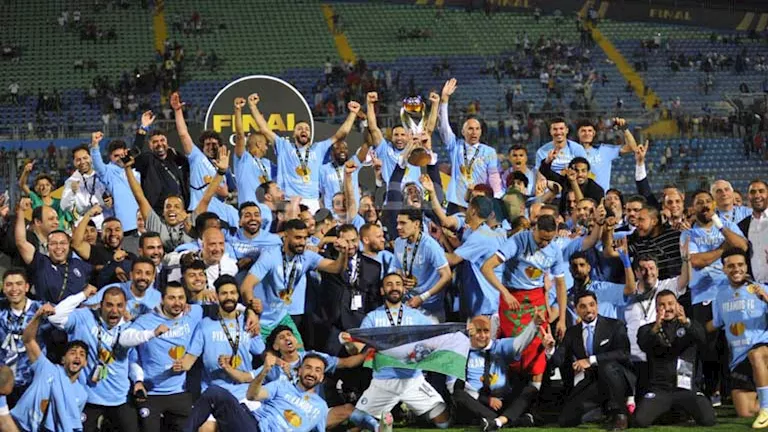 “قميص-أحمر”.-بيراميدز-يثير-الجدل-بعد-الفوز-بدوري-أبطال-أفريقيا