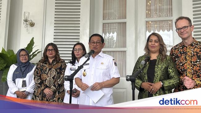 Pramono sent students to University of Nottingham to realize Jakarta Global