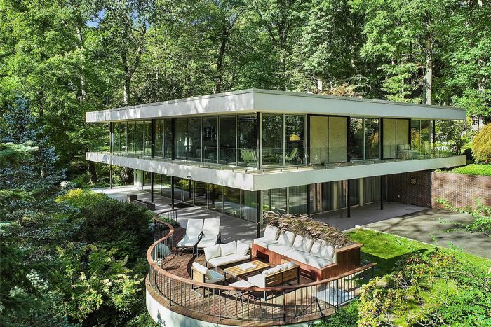 a-mid-century-armonk-dwelling-designed-by-an-som-architect