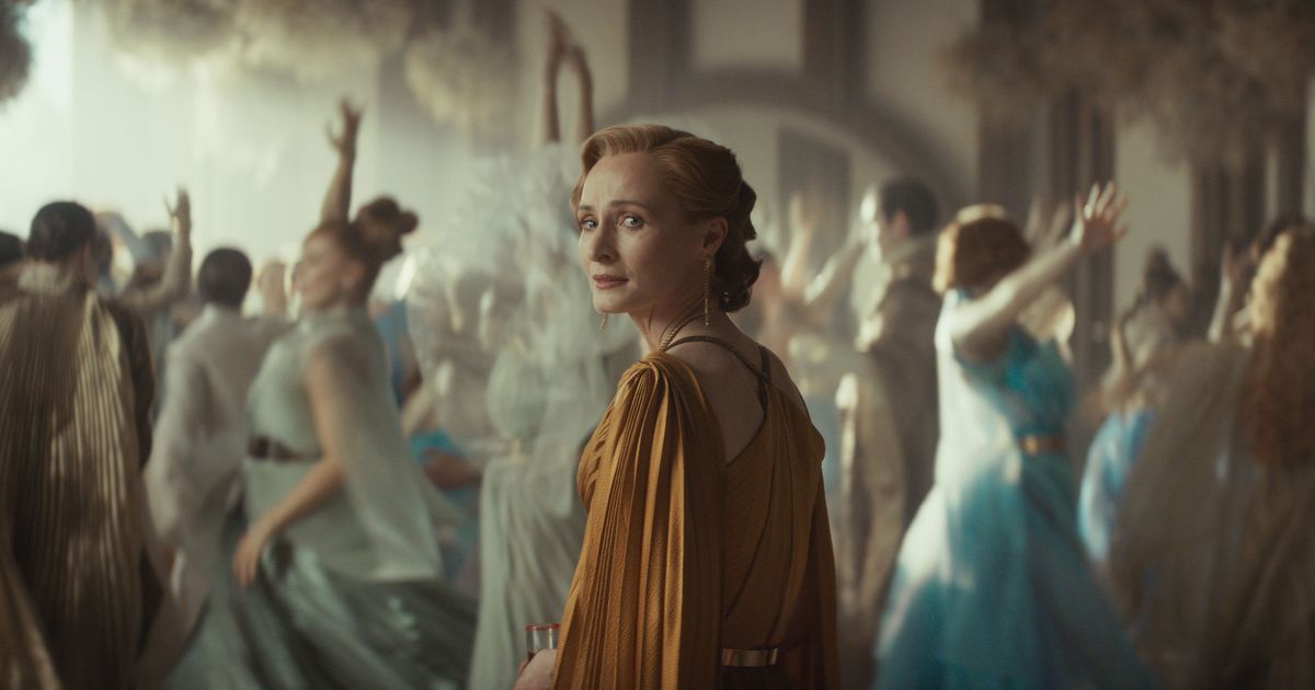 Genevieve O’Reilly Explains Mon Mothma Dance – ryan