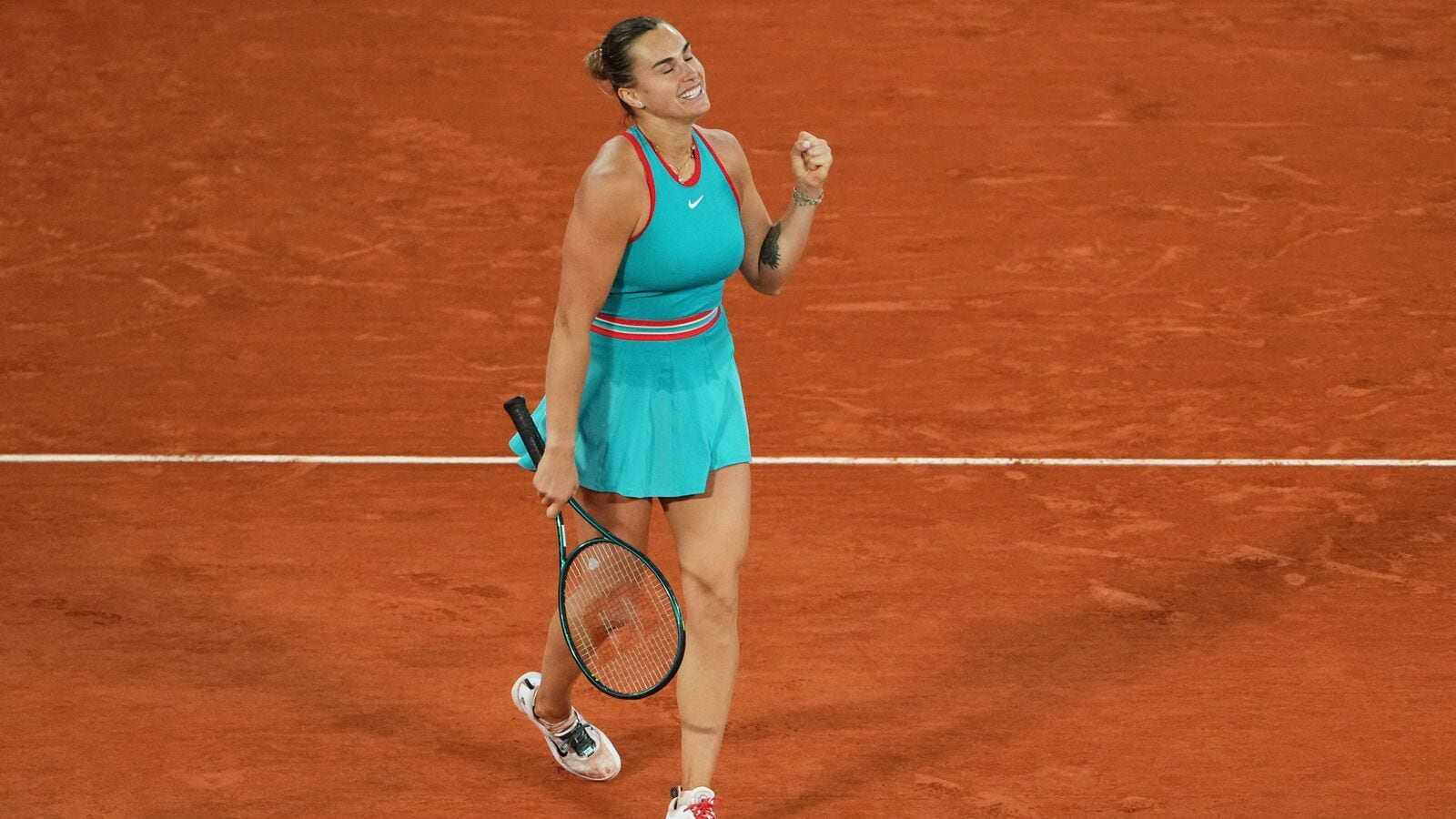 Aryyna Sabalenka clinches the historic victory as she beat Iga Swiatek to storm in her first French Open final | Mint