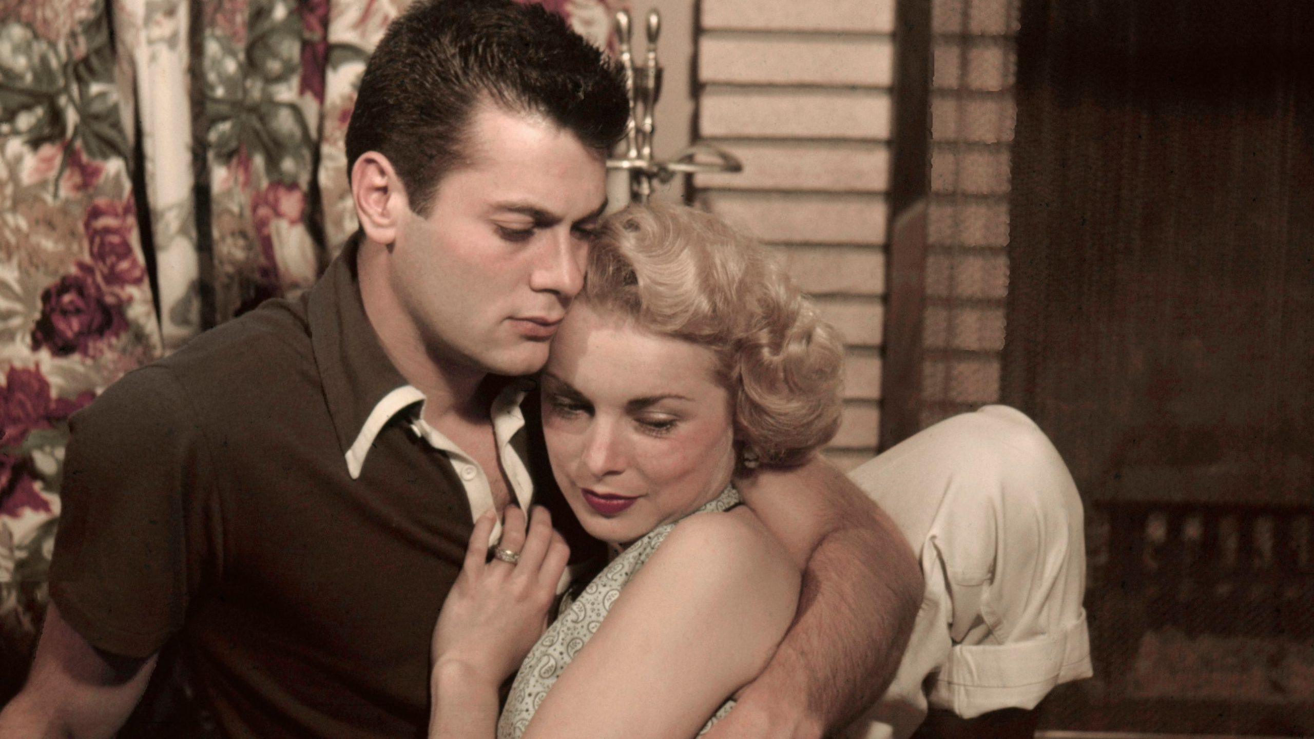 tony-curtis-and-janet-leigh-at-dwelling:-the-domestic-world-of-the-’50s-it-couple-in-15-photos