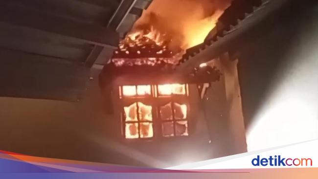 Takbiran Night, 2 -Inging House in Bogor Fire