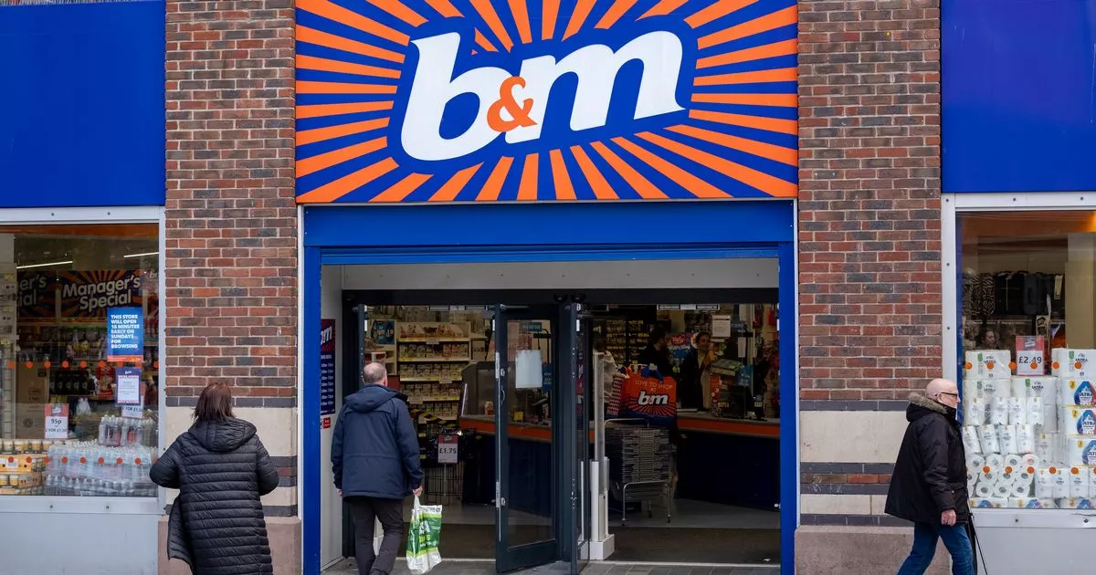 b&m-customers-‘need’-100-chair-that-‘so-at-ease’-and-very-top-for-gardens