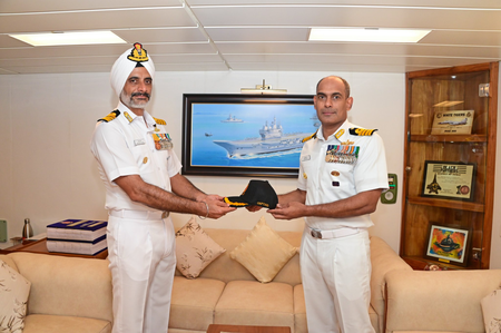Captain Ashok Rao takes the order on indigenous aircraft ins vikrant