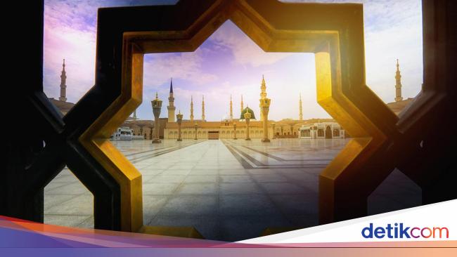 What is done before the Eid Al -Aadha prayer? Look at the 7 exercise!