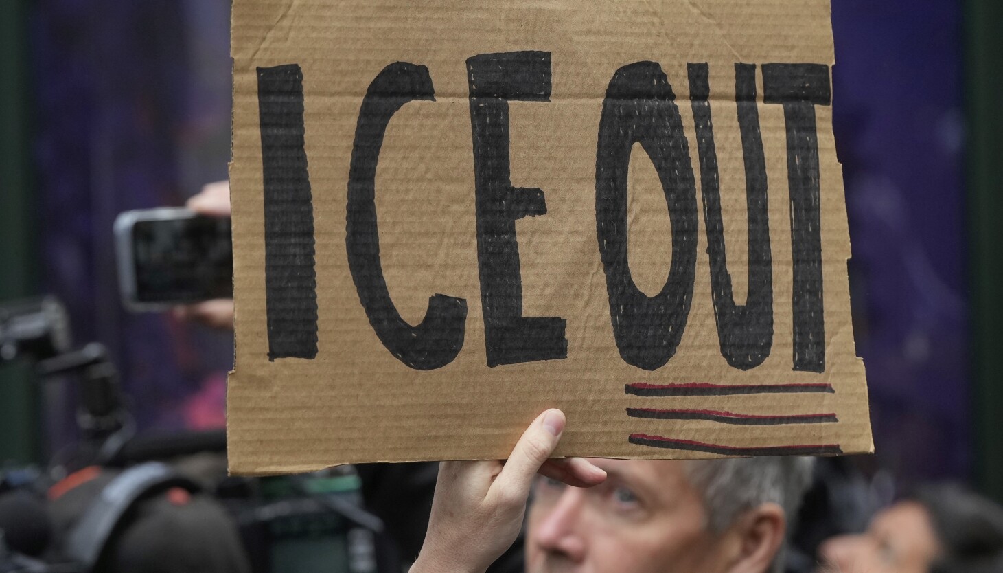 ice-info-two-in-pilsen-with-out-warrants,-ald.-sigcho-lopez-says