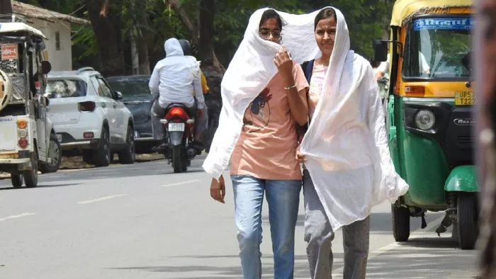 Up Weather Update: Alert of Heat Wave in over 60 districts, including Lucknow, read the latest update of IMD – Up Weather Update Lucknow Heatwave Alert -Warning temperature to rise in the next 5 days