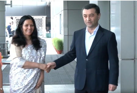 The Minister of Foreign Affairs of Uzbekistan arrives in New -Delhi for the Summit of India and Central Asia