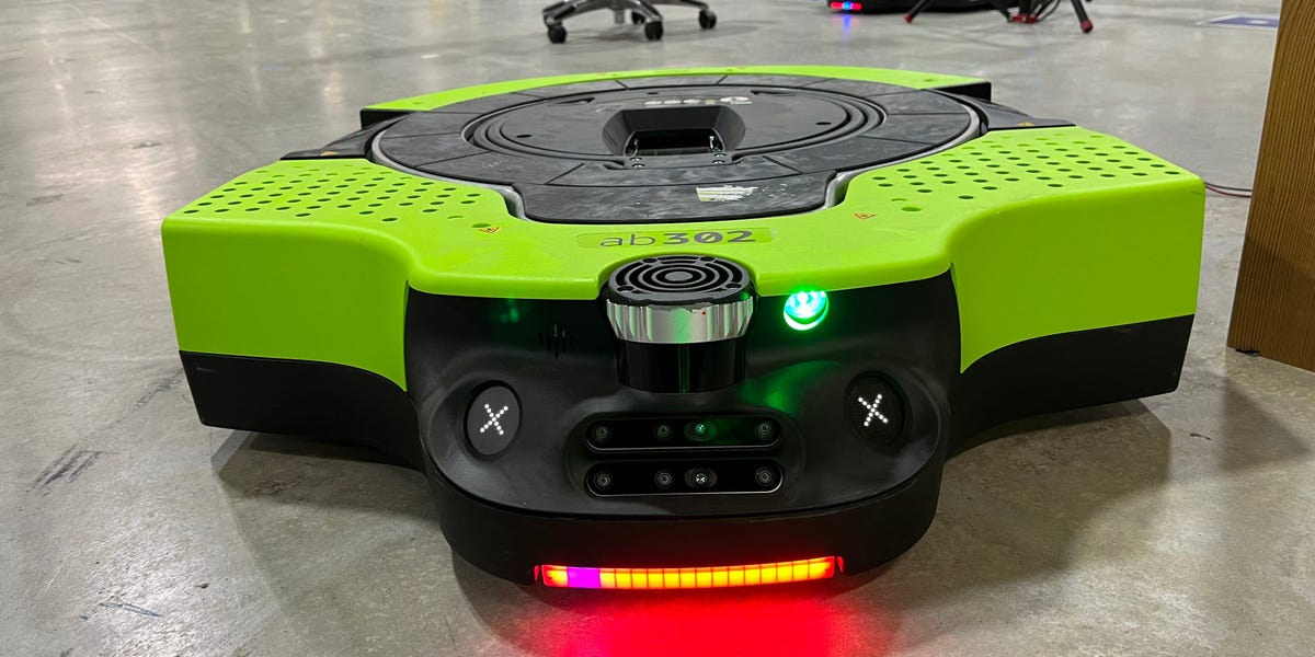 photos:-the-set-amazon-manufactures-its-warehouse-robots