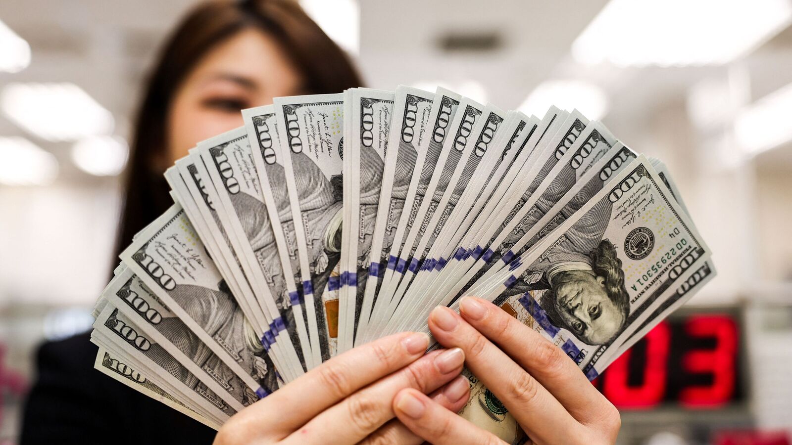 Wall Street is too pessimistic on the dollar. This can be a problem.