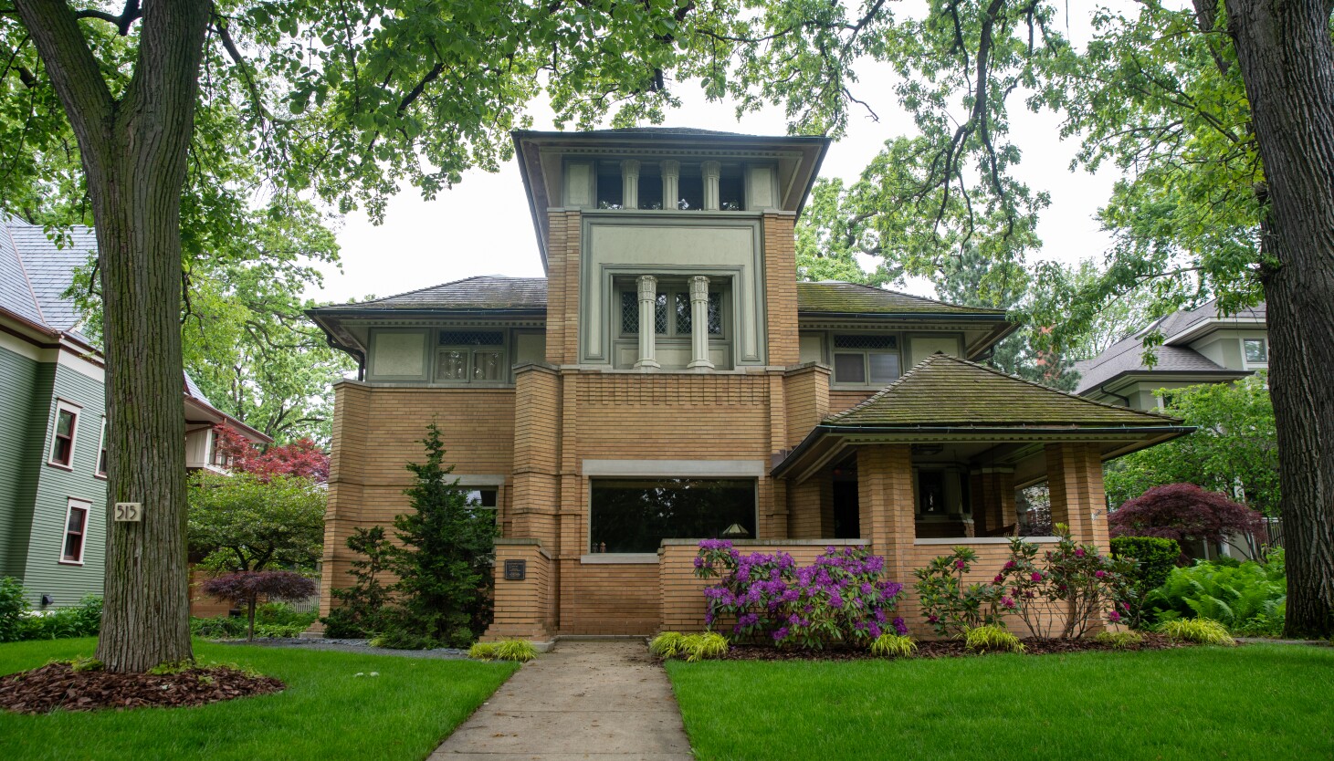 owners-of-frank-lloyd-wright-deaded-oak-park-home-seling-after-near-to-27-years