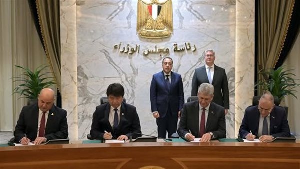 توقيع-حزمة-من-العقود-الخاصة-بمقاول-الائتلاف-المصري-الصيني-المشترك