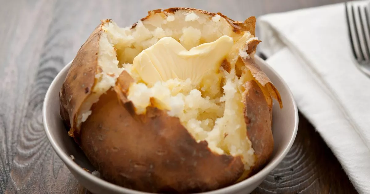 man’s-‘life-changing’-jacket-potato-trick-cooks-notify-in-10-minutes-with-no-oven