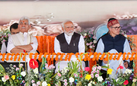 Sugar will drink water in water, the student tells poetry to the prime minister
