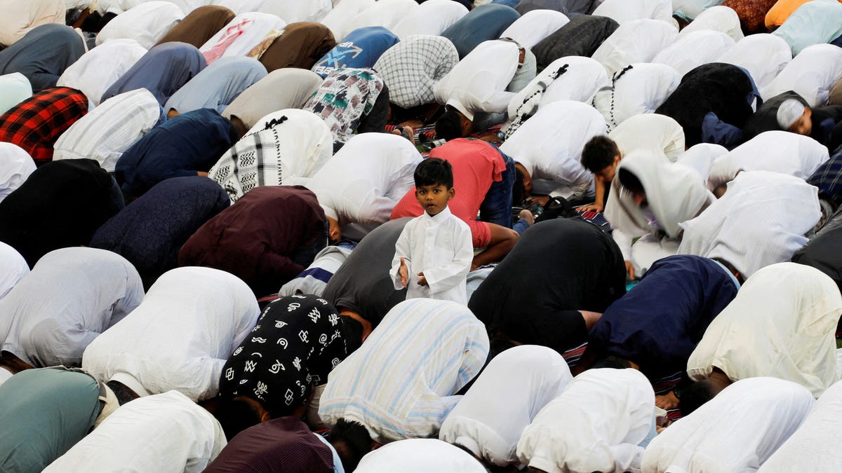 saudi-arabia-confirms-eid-al-adha.-peep-columbus-eid-prayer-cases,-places