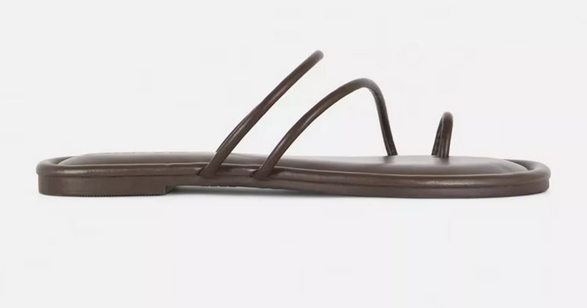 primark’s-‘super’-6-strappy-sandals-survey-‘valid-love’-128-model