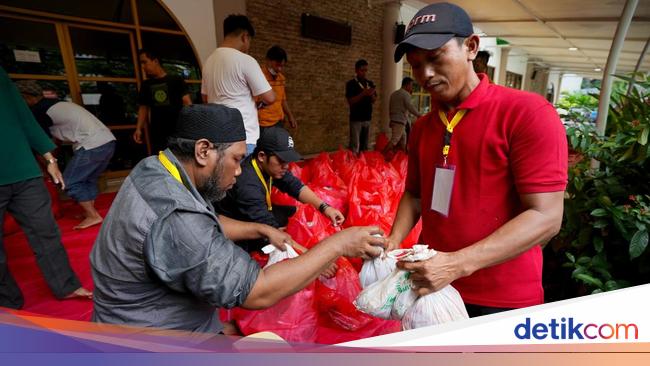 The Ministry of Social Affairs shares more than 1,000 packages of sacrificial meat to Mustahik