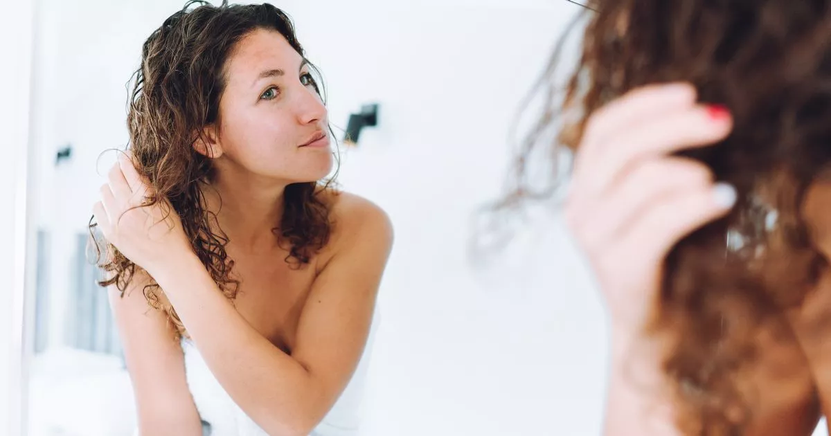‘i’m-a-hair-expert-–-pause-frizziness-in-warmth-weather-with-one-radiant-trick’