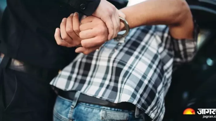 Access in Ayodhya of Delhi’s ‘Envelope Gang’! Police -Uniform -Wirloos set and booty … Full Film Story -Ayodhya News Lifafa Gang arrested two for seals