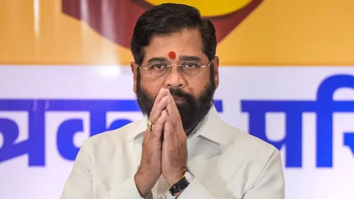 The flight of the woman going to a kidney transplant, Shinde, made her chartered aircraft; An ambulance was also provided in Mumbai – Eknath Shinde helps wife to get kidney transplant in Mumbai drop in the chartered aircraft