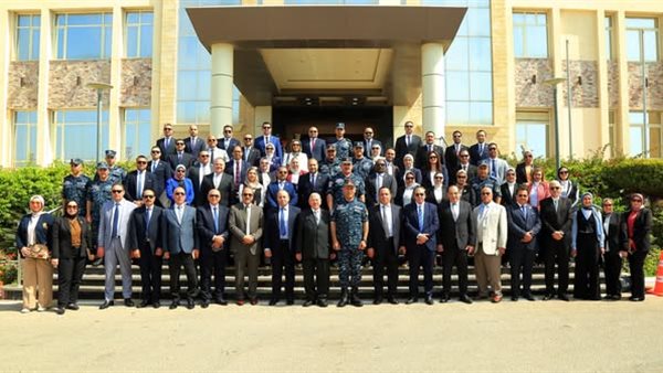 القوات-البحرية-تستقبل-وفداً-من-أعضاء-النادى-البحرى-للنيابة-الإدارية
