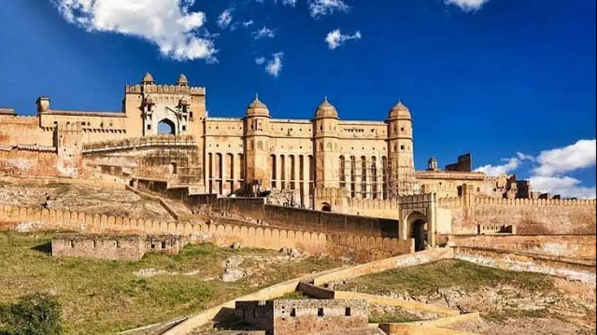 The result of 100 years of hard work is Amer Fort in Jaipur, see interesting construction saga in this viral documentary