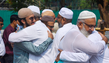 In Ghaziabad, Muslim families celebrated by cutting ‘cake -bark’, Nandkishore Gurjar said: ‘Mohammad Sahab was vegetarian’