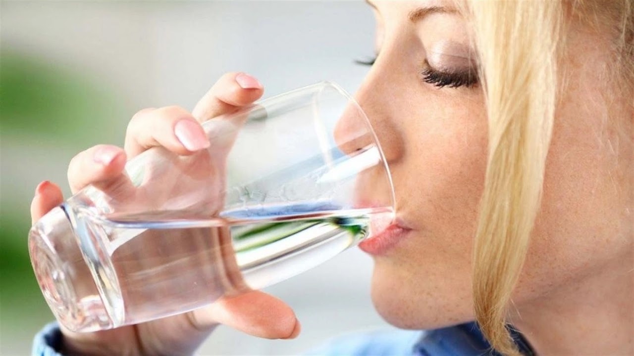 6 علامات تشير إلى أنك لا تشرب كمية كافية من الماء #الماء