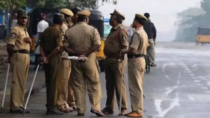 The bully attacked the police team that went to the policy team in UP, tried to crush from Thar – Bahraich News police attacked in the Ramgaon case filed