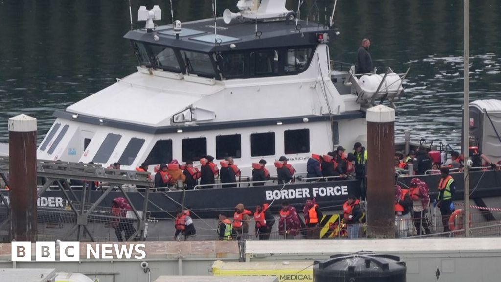 uk-govt-struggles-to-cleave-foreign-lend-a-hand-spent-on-asylum-lodges