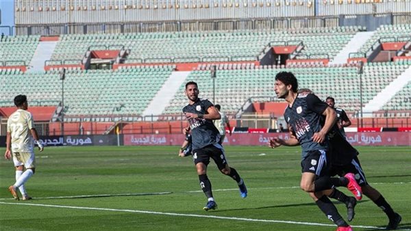 بث-مباشر-الشوط-الثاني-من-مباة-الأهلي-وفاركو