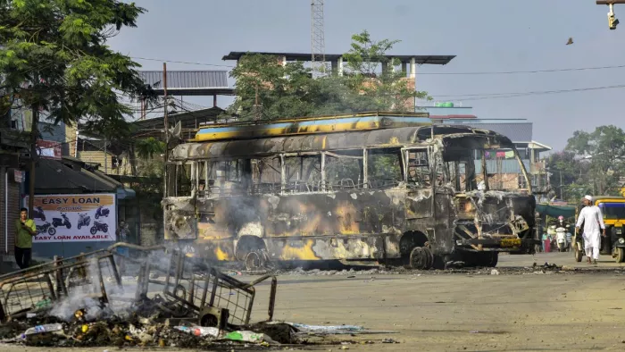 Disturbing Manipur’s peace! Violence broke out after the arrest of Maetayi leader; Internet service suspended in many districts -Manipur -Onrus Arambai Tengol leaders arrested sparks protest action Curfew has been imposed