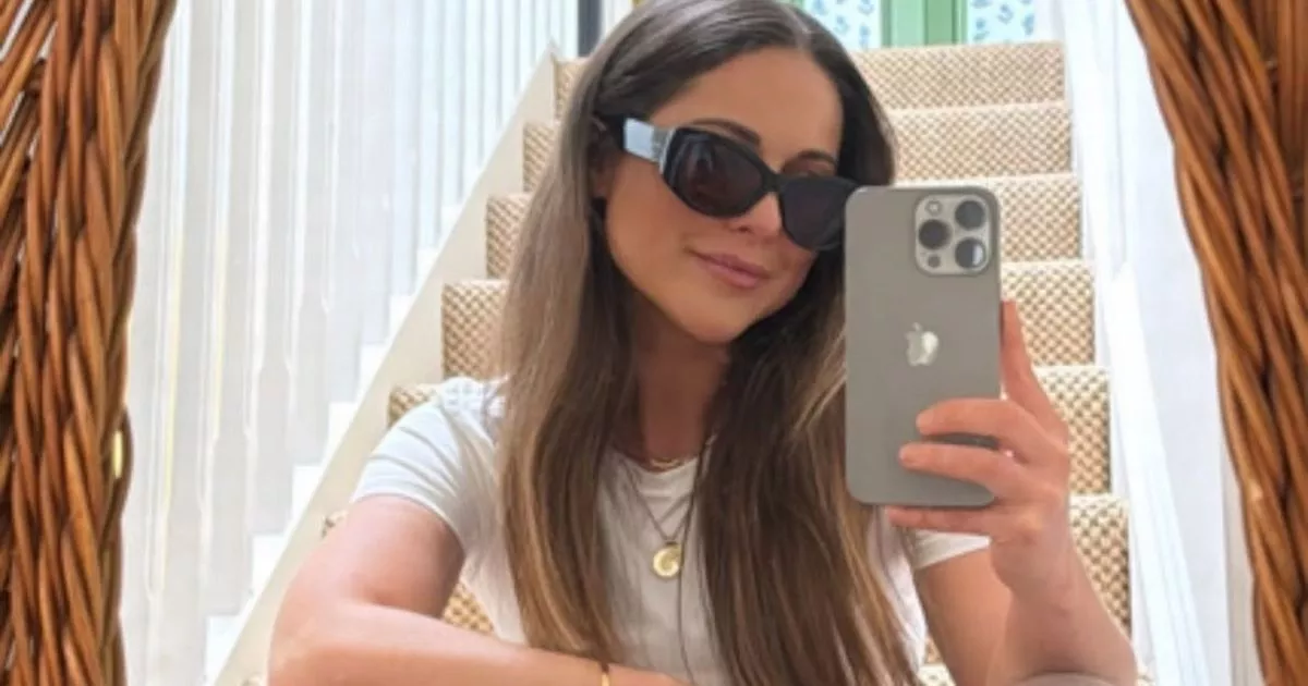 louise-thompson-shares-her-‘grand-skims-t-shirt-dupe’-that-you-can-store-on-amazon