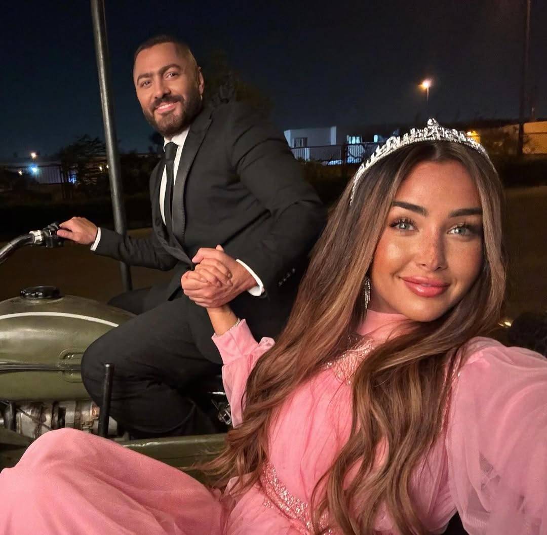 هنا الزاهد تعبّر بعفوية عن حبها لتامر حسني – ryan